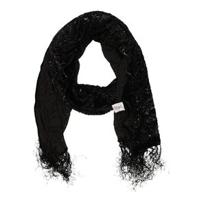 Woman's scarf